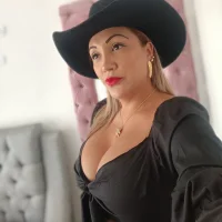 Профилна снимка на Zara_Chen