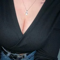 LisaQroses's Profile Pic