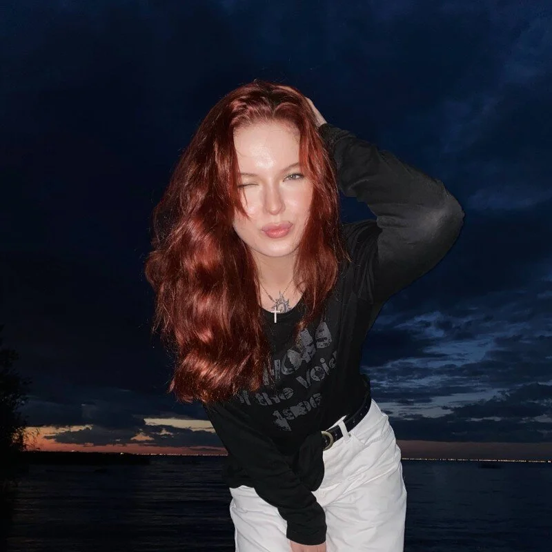 AliceRedTailed profile photo