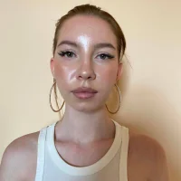 MiaLery's Profile Pic