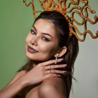 KateKross' Avatar Pic