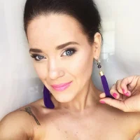 RoyalRose's Profile Pic