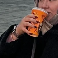 غرفة دردشة Ellie_Cox دون اتصال