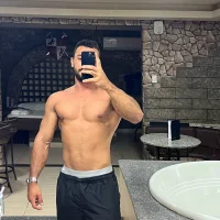 dinhoo14 Adlı Modelin Avatarı