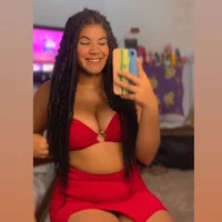 Layslinha Φωτ, Προφίλ