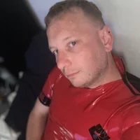 Red-Pig's Profile Pic