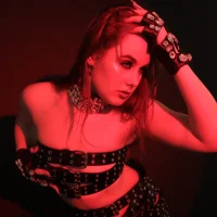 Dana_Phoenix Adlı Modelin Avatarı