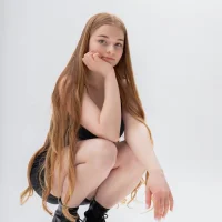 Slika avatara modela EffieFruin