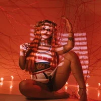 Elena-Rosse Adlı Modelin Avatarı