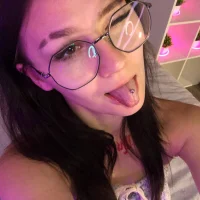 solennevibe avatar - live cam performer on MySuperHot