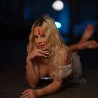 รูปอวาตาร  ์ของ YssabelFox