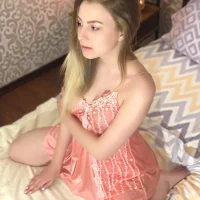 Mia_Moon's Profile Pic
