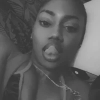 Afroqueeng's Profile Pic