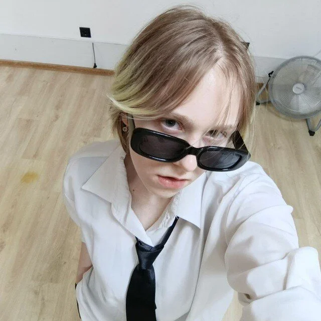 KeeleySeelig profile photo