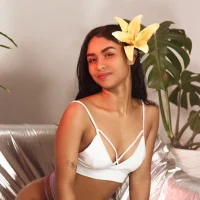SarahRoss2's Profile Pic