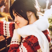 Aliceskinly's Profile Pic