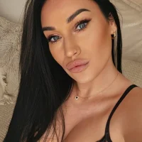 ashleyleeXX's Profile Pic