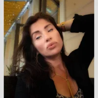 SophieBlooms' Avatar Photo