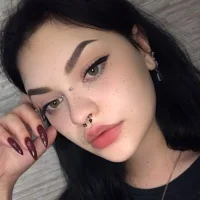 MaroonSilvia Profilový obrázek