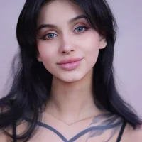 VioletaSins's Profile Pic