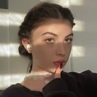 Emily-Mill's Profile Pic