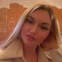 Helen_Elisa's Profile Pic