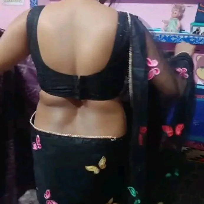 Lovly_pari profile photo