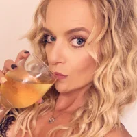 laceycoffeegirlxo's Avatar Pic