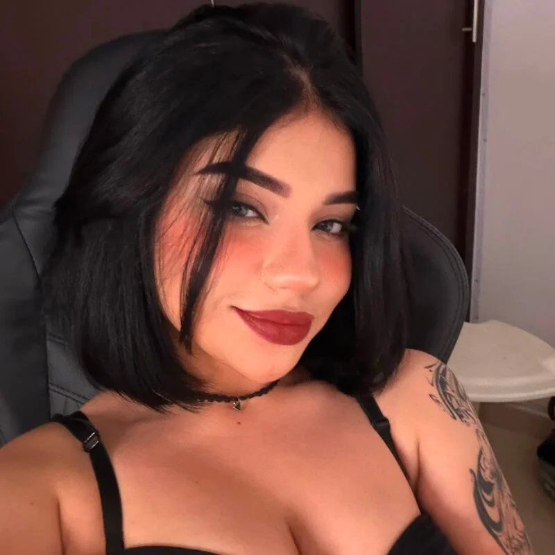 AriAddams