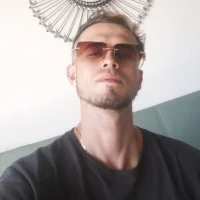 Reyhot93's Profile Pic