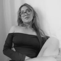 Sara_Red_X1