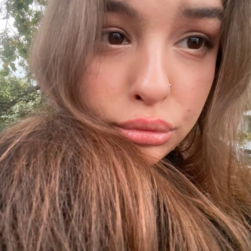 BellaTewes profile photo