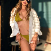 Slika avatara modela QuennNefertiti