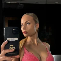 cherrymellie's Profile Pic