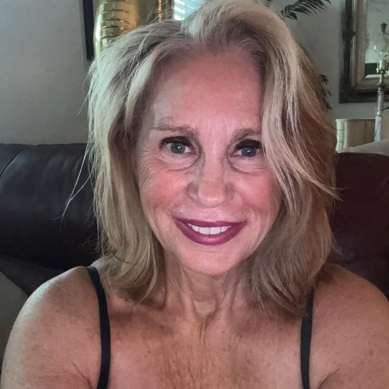 hotblondemilf1962