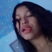 Valentina27643's Profile Pic