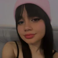 Emiily_Jhoness's Profile Pic