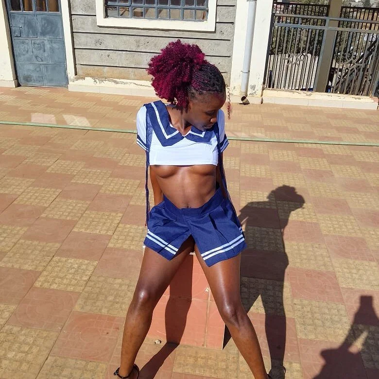 Petite_doll1