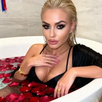 BellaSinss' Avatar Photo