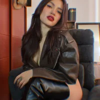 Lucyerobbie's Avatar Pic