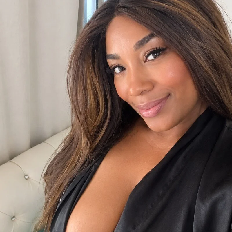 MadameEbony profile photo