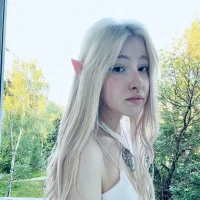 ShowyMolly Φωτ, Προφίλ