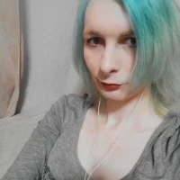 hell_girlll's Avatar Pic