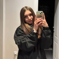 Elza_Webb's Profile Pic