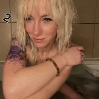 charleesweets's Profile Pic