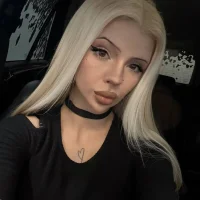 MelanieWalker Φωτ, Προφίλ