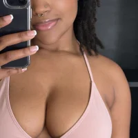 Slika avatara modela liminalwaifu