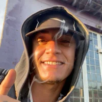 Davincci031's Offline Chat Room