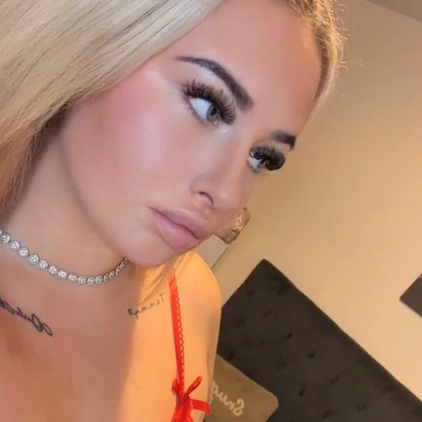 CurvyBaby14