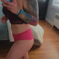 Scarlet1014's Profile Pic